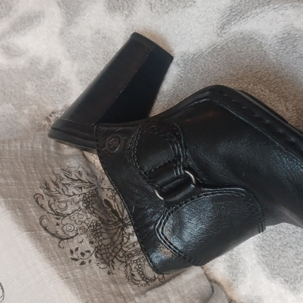 born. Women's Black Heeled Mules Size 6 - Picture 10 of 14